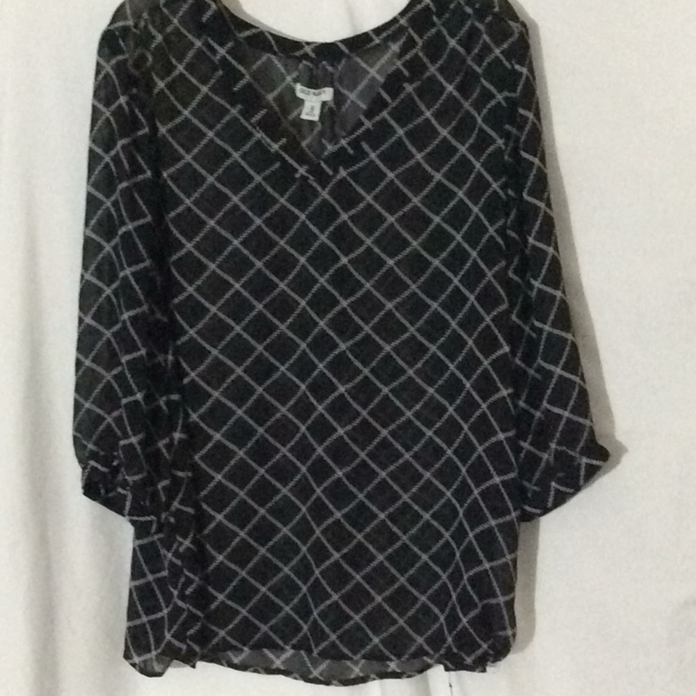 Old navy women’s sheer black and white details
